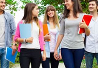 Bursele sociale pentru studenţi vor creşte de la 580 la 900 de lei în acest an universitar